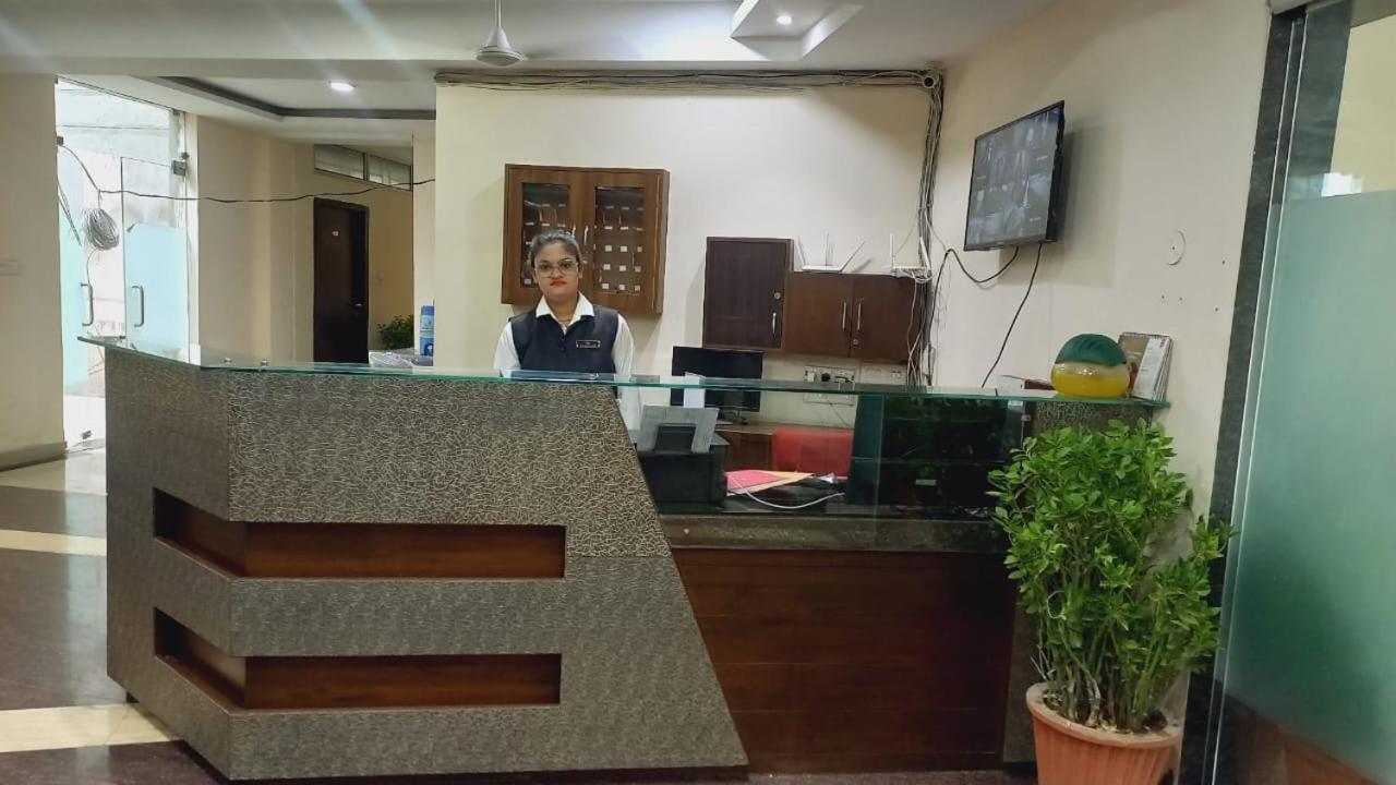 The Richi Rich Hotel And Resort Indore Bagian luar foto